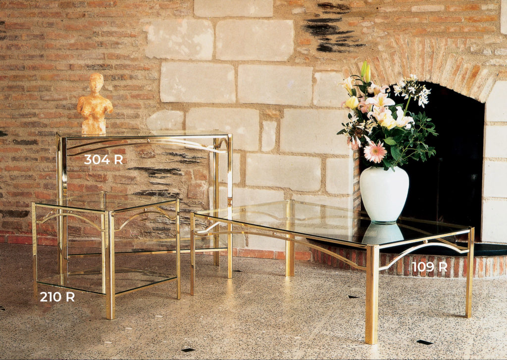Ligne romane de la collection Broncz-meubles e laiton